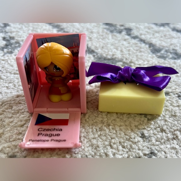 gift 'ems Series 2 Penelope Prague RARE Prague Czechia NEW Unused - Picture 1 of 5
